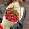 15 красных пионовидных тюльпанов