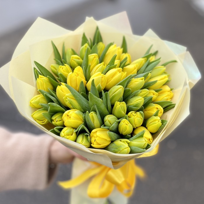 51 пионовидный желтый тюльпан