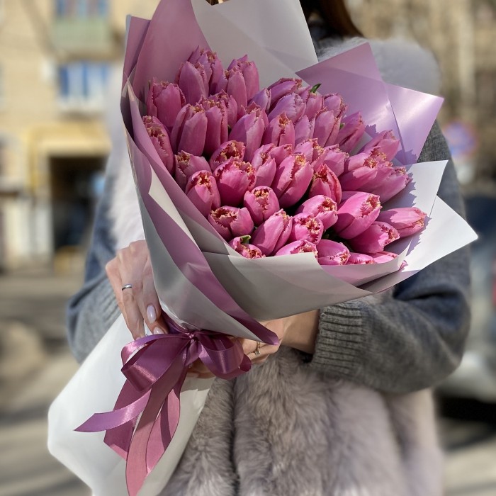 51 розовый тюльпан Лувр