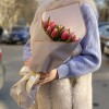 25 красно-белых тюльпанов