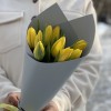 9 желтых тюльпанов Стронг голд