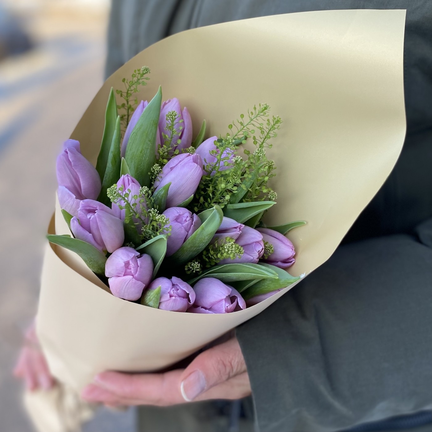 ШикарныЙ букет сиреневых тюльпанов на 8 марта Международный Женский День