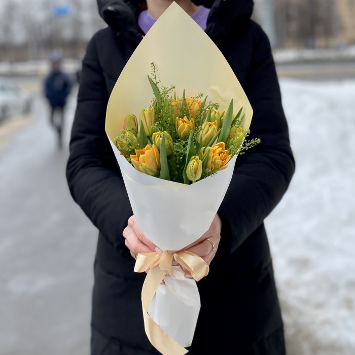 15 оранжевых тюльпанов Орка