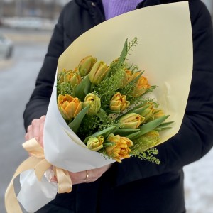 15 оранжевых тюльпанов Орка