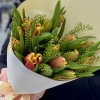 15 желто-красных тюльпанов Диджей перот