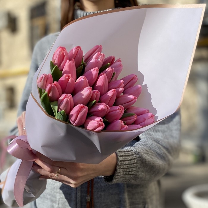 Букет 25 розовых тюльпанов Трезор