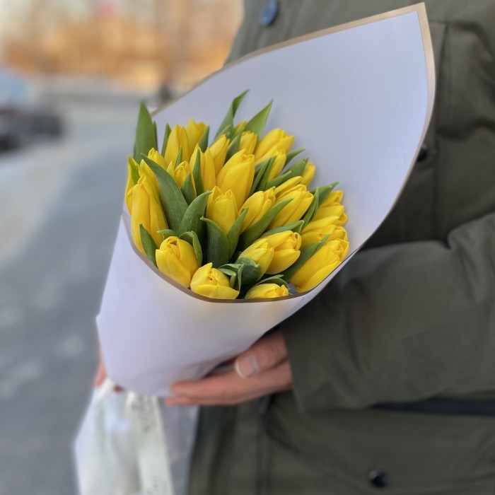 Букет 25 желтых тюльпанов