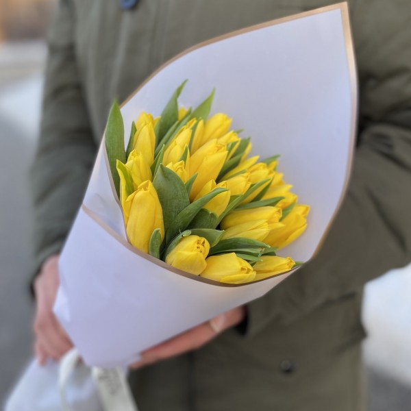 Букет 25 желтых тюльпанов