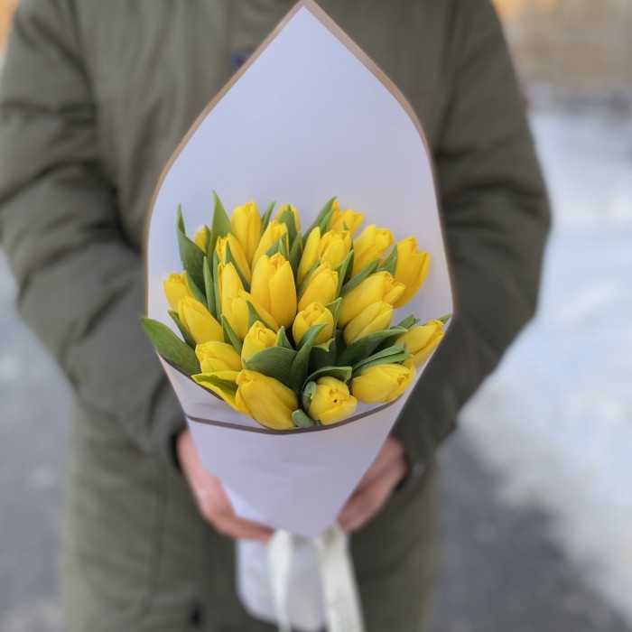 Букет 25 желтых тюльпанов