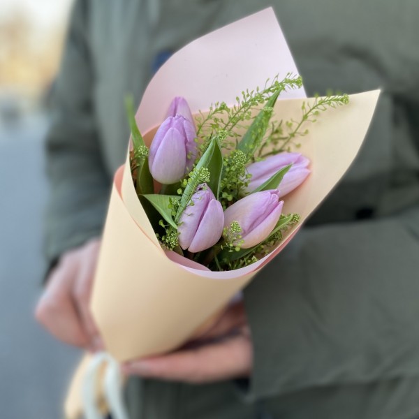 5 лиловых тюльпанов