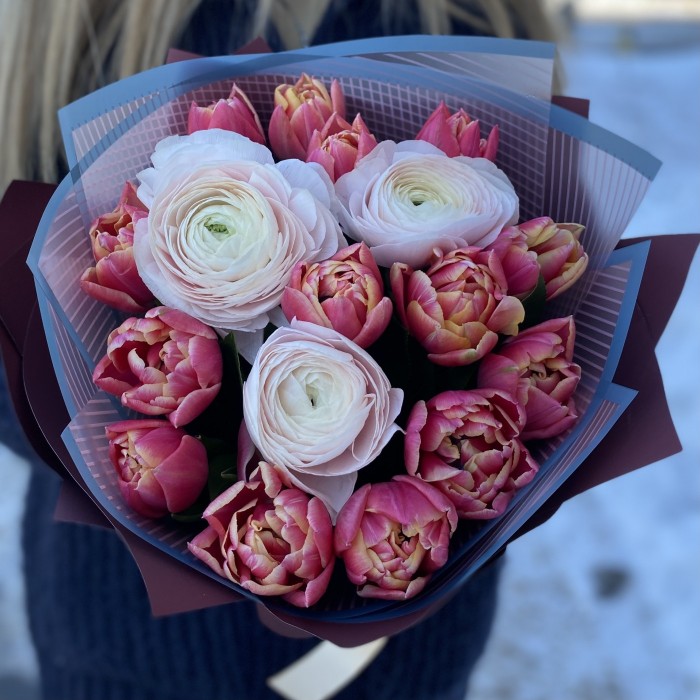 Пионовидные тюльпаны с Ранункулюсами