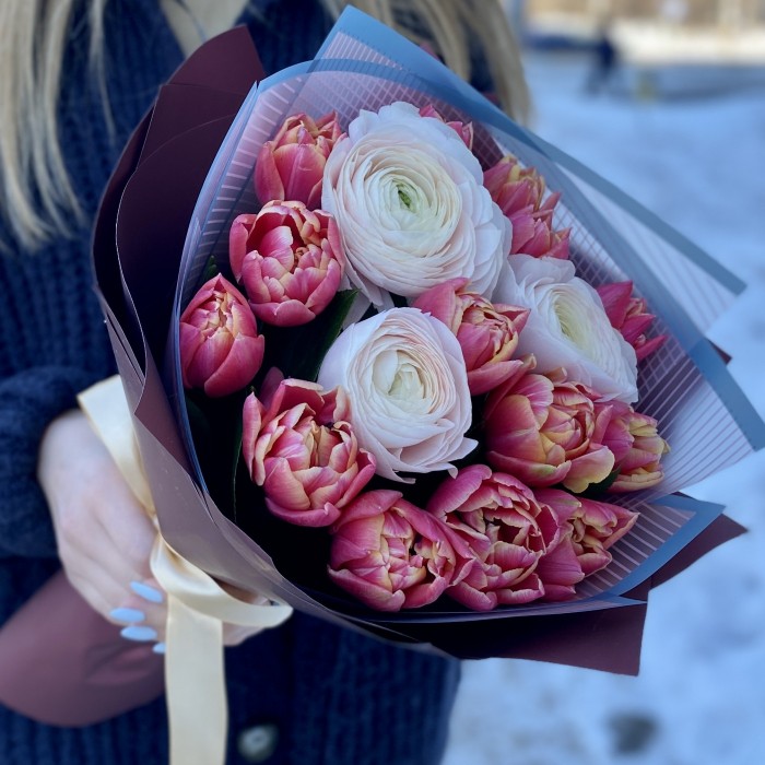 Пионовидные тюльпаны с Ранункулюсами
