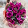 15 малиновых анемонов с эвкалиптом