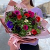 Букет разноцветных анемонов