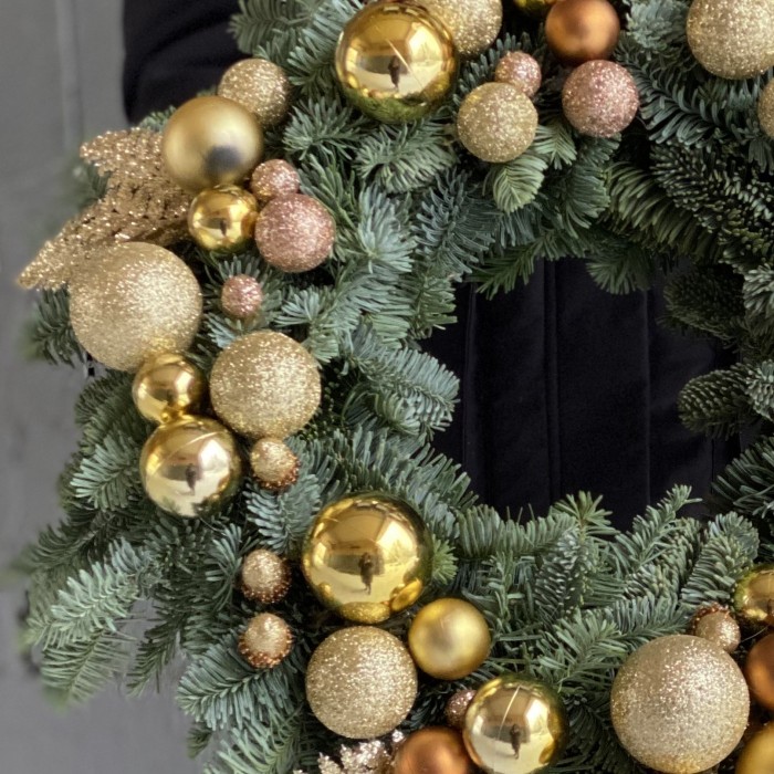 Рождественский венок в золоте