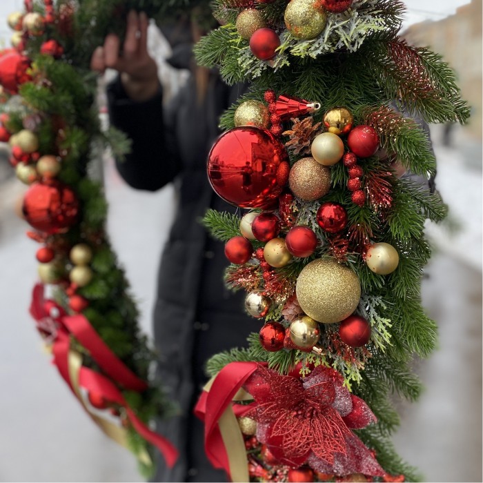 Рождественская гирлянда - купить с доставкой или самовывозом в Москве и области в магазине качественных цветов по низким ценам!