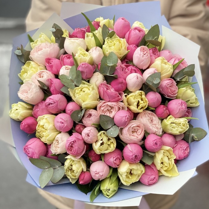 21 тюльпан Авангард с пионовидными кустовыми розами