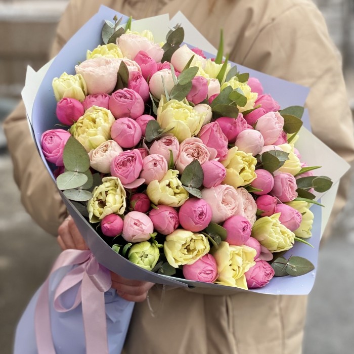21 тюльпан Авангард с пионовидными кустовыми розами