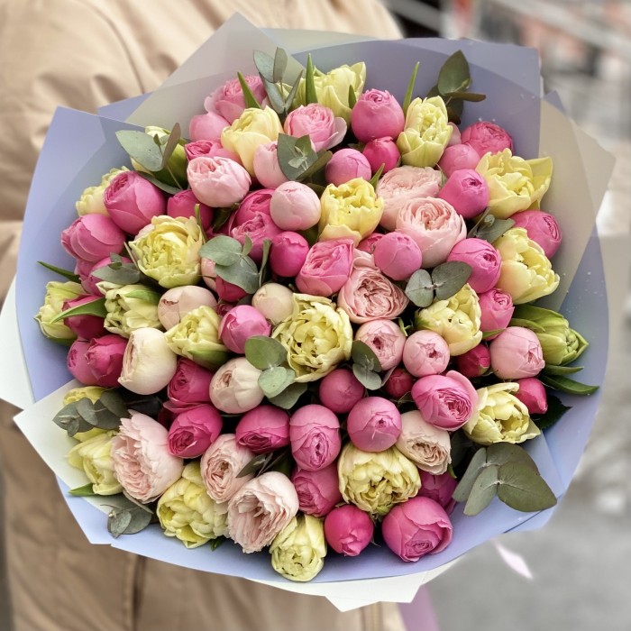 21 тюльпан Авангард с пионовидными кустовыми розами