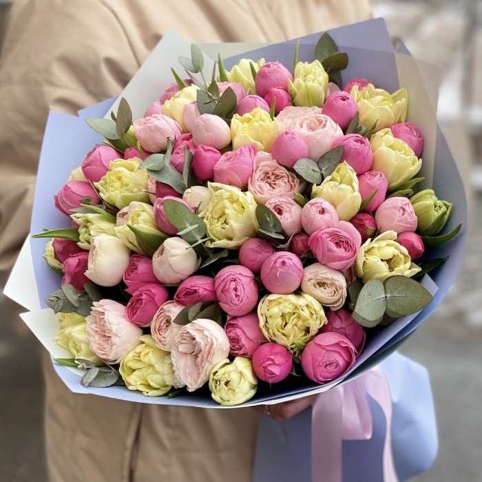 21 тюльпан Авангард с пионовидными кустовыми розами