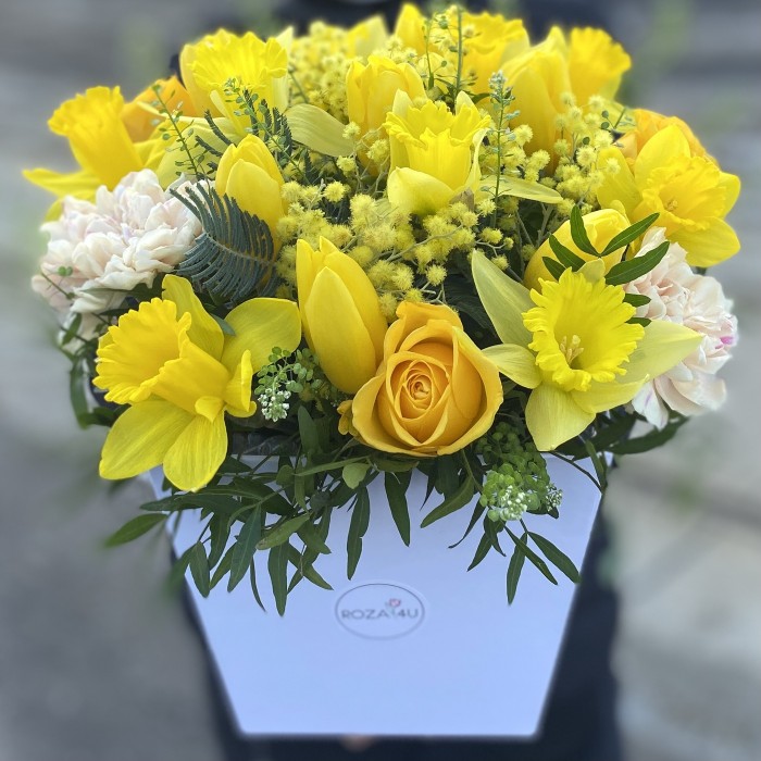 Композиция в коробке Весенний аромат