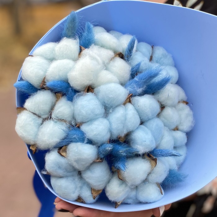 Букет из синего хлопка