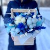 Сухоцветы в деревянном ящике