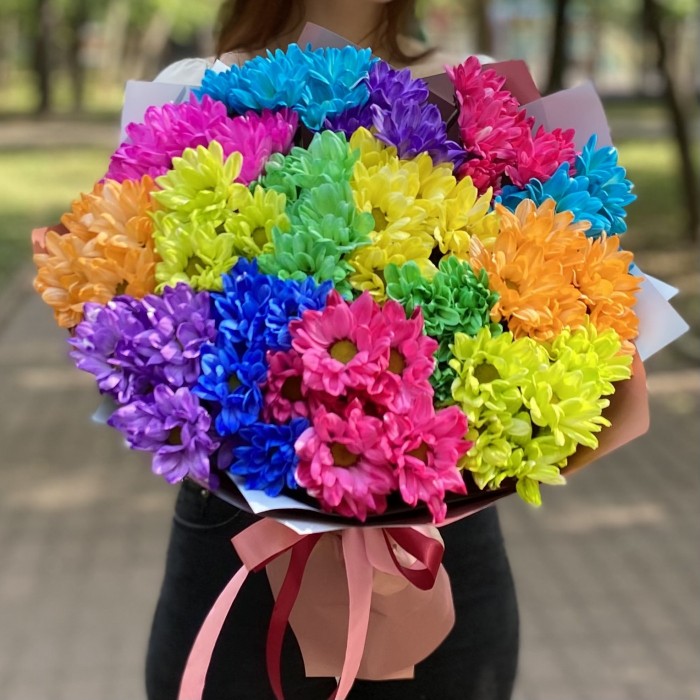 Букет радужных кустовых хризантем