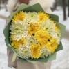 15 белых и жёлтых хризантем