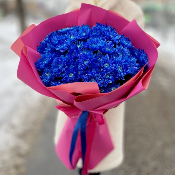 Букет из 11 синих кустовых хризантем