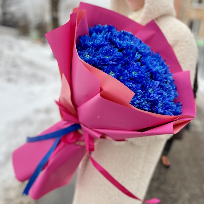 Букет из 11 синих кустовых хризантем