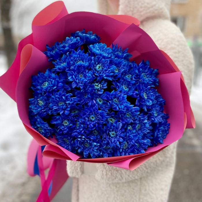 Букет из 11 синих кустовых хризантем