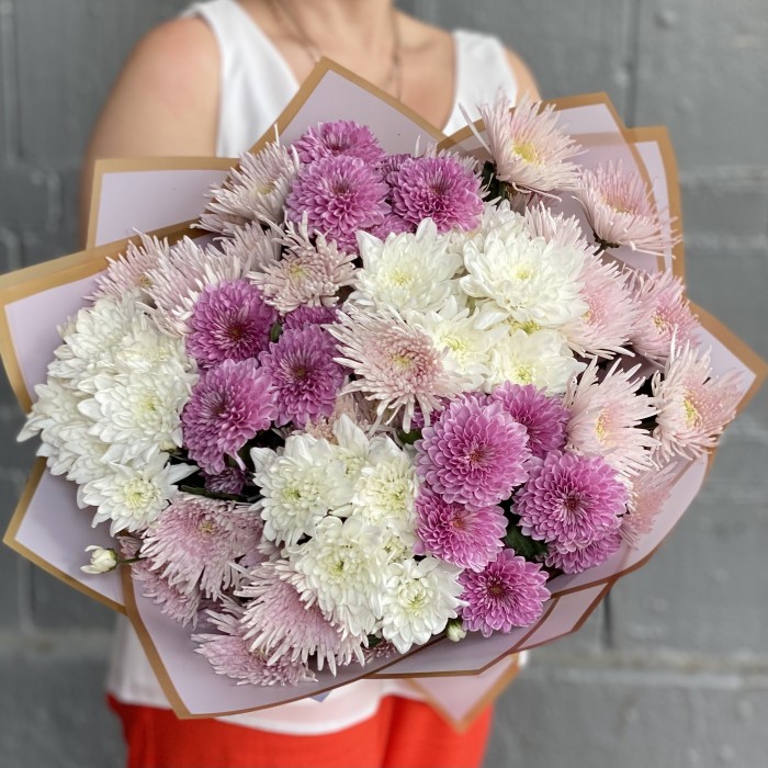 11 белых, сиреневых и розовых кустовых хризантем