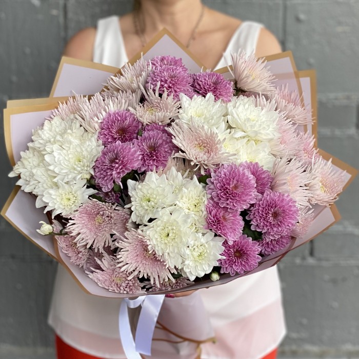 11 белых, сиреневых и розовых кустовых хризантем