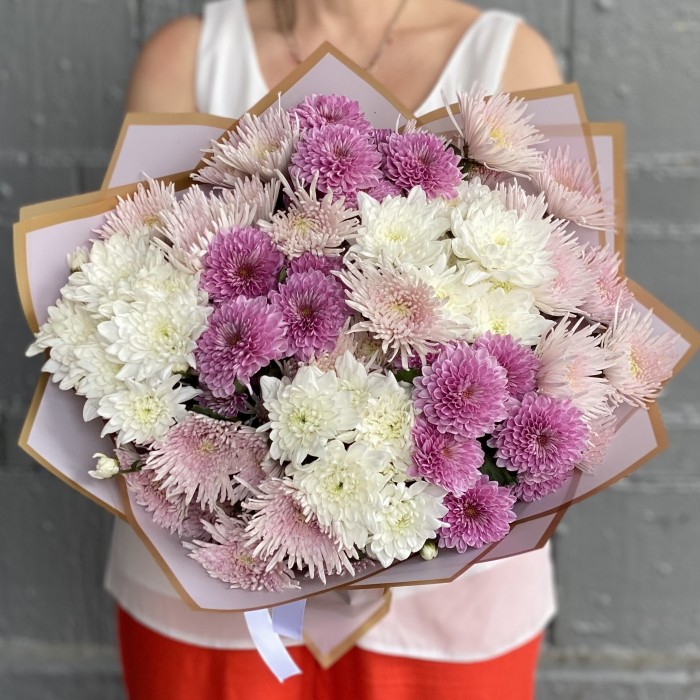 11 белых, сиреневых и розовых кустовых хризантем