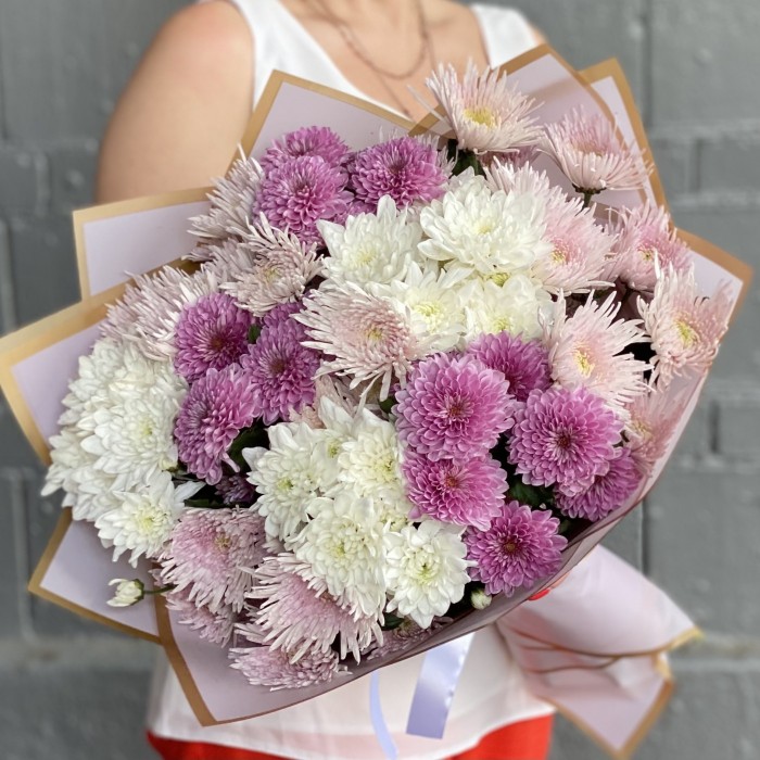 11 белых, сиреневых и розовых кустовых хризантем