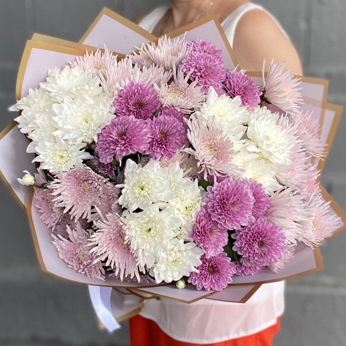 11 белых, сиреневых и розовых кустовых хризантем