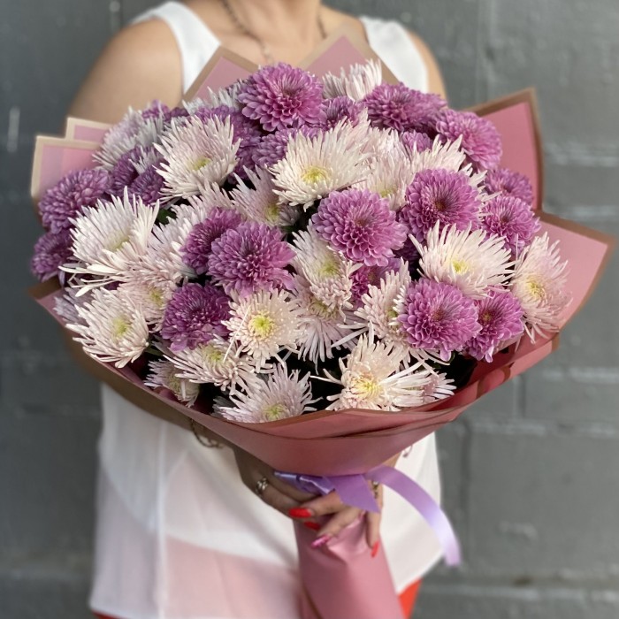 15 сиреневых и розовых кустовых хризантем