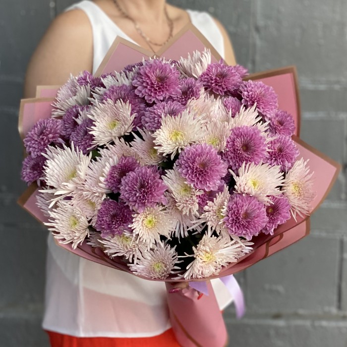 15 сиреневых и розовых кустовых хризантем
