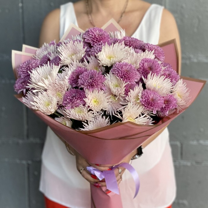 15 сиреневых и розовых кустовых хризантем
