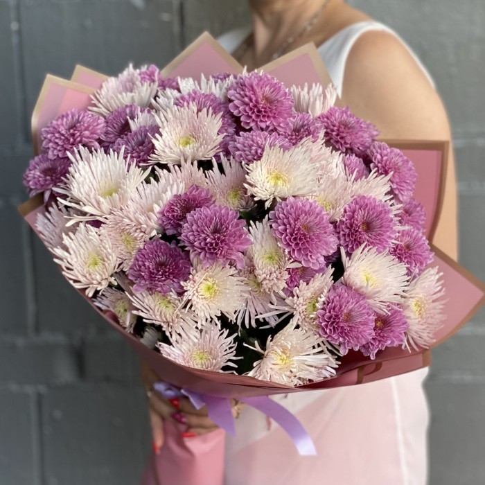 15 сиреневых и розовых кустовых хризантем