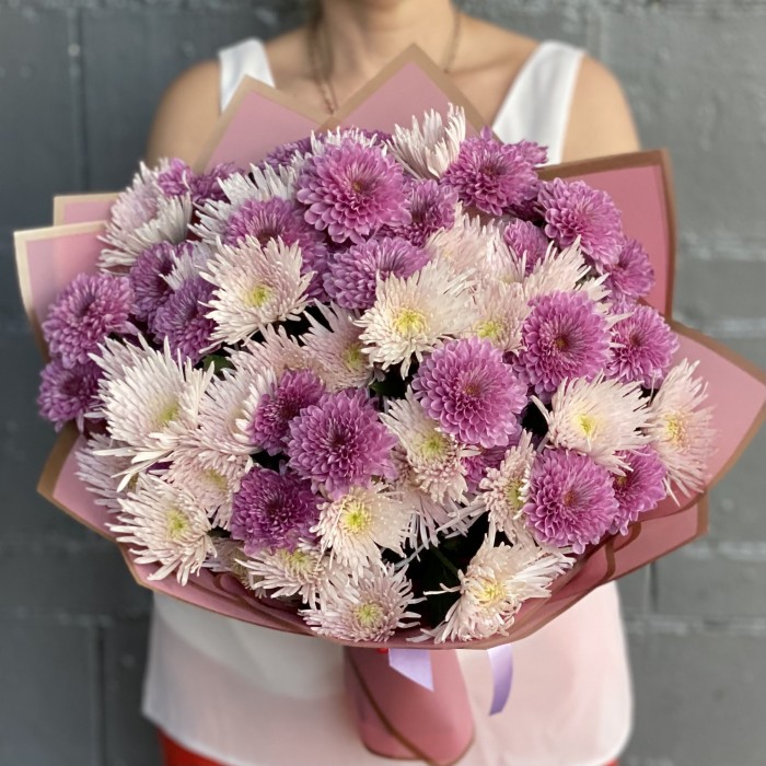 15 сиреневых и розовых кустовых хризантем