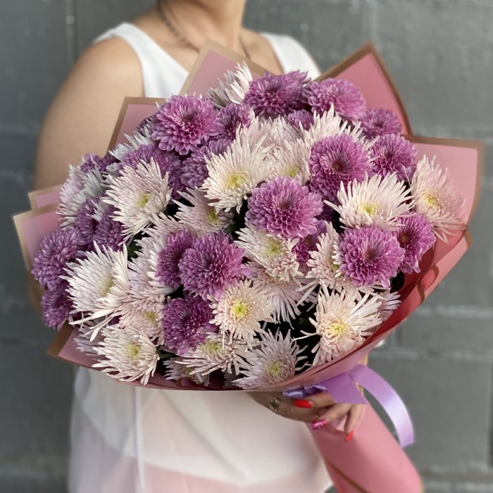 15 сиреневых и розовых кустовых хризантем