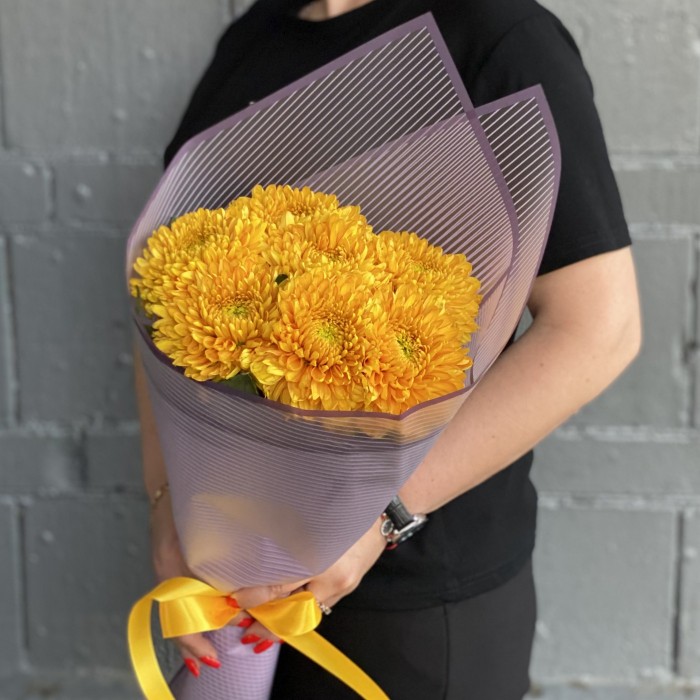 7 оранжевых хризантем