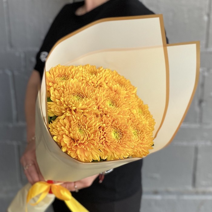 9 оранжевых хризантем