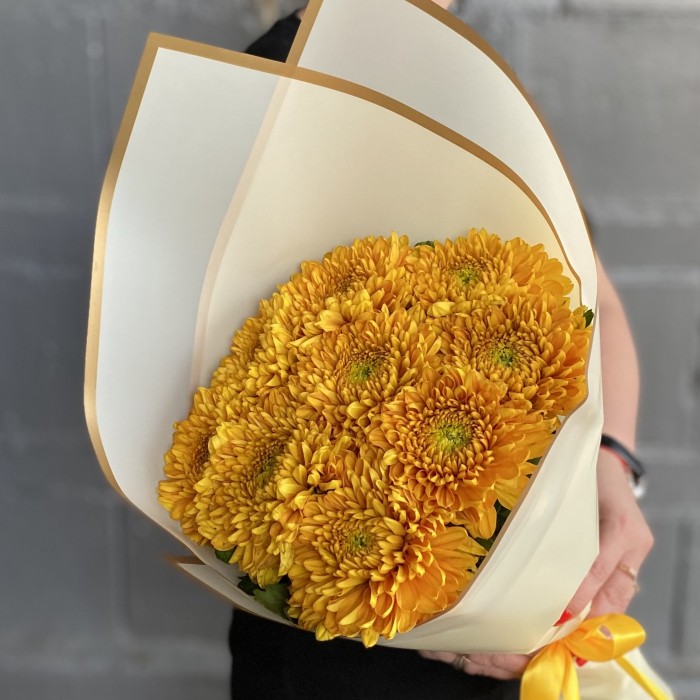 9 оранжевых хризантем