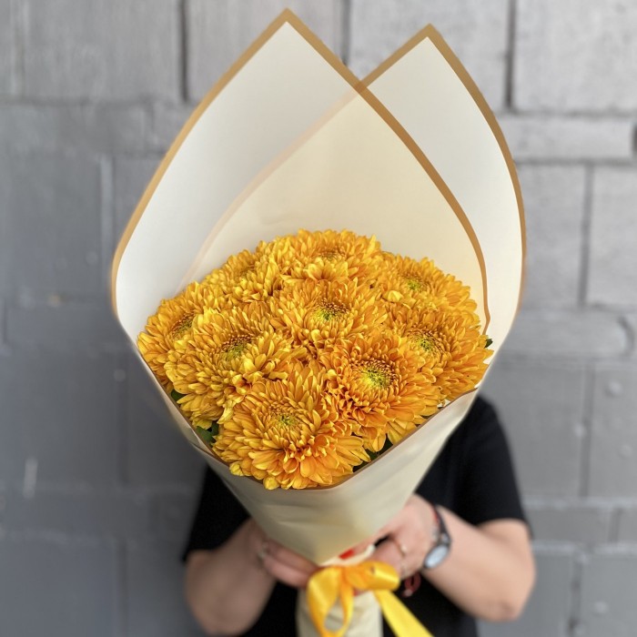 9 оранжевых хризантем