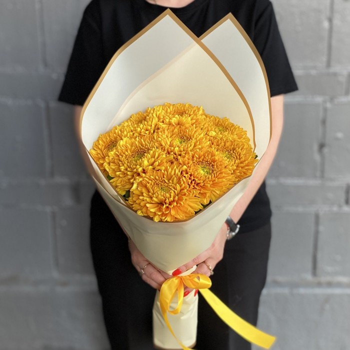 9 оранжевых хризантем