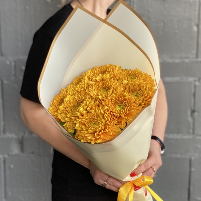 9 оранжевых хризантем