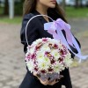 Дуэт кустовых хризантем в корзине